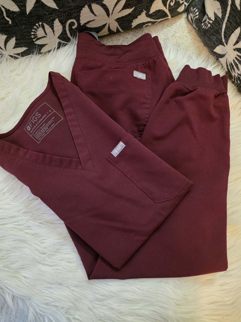 FIGS V-Neck Scrub Set in Burgundy - Small